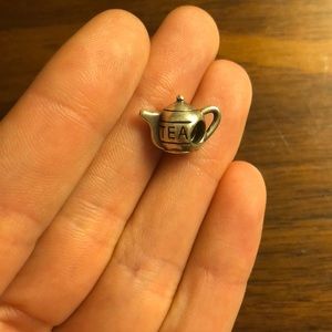 Chamilia tea pot charm
